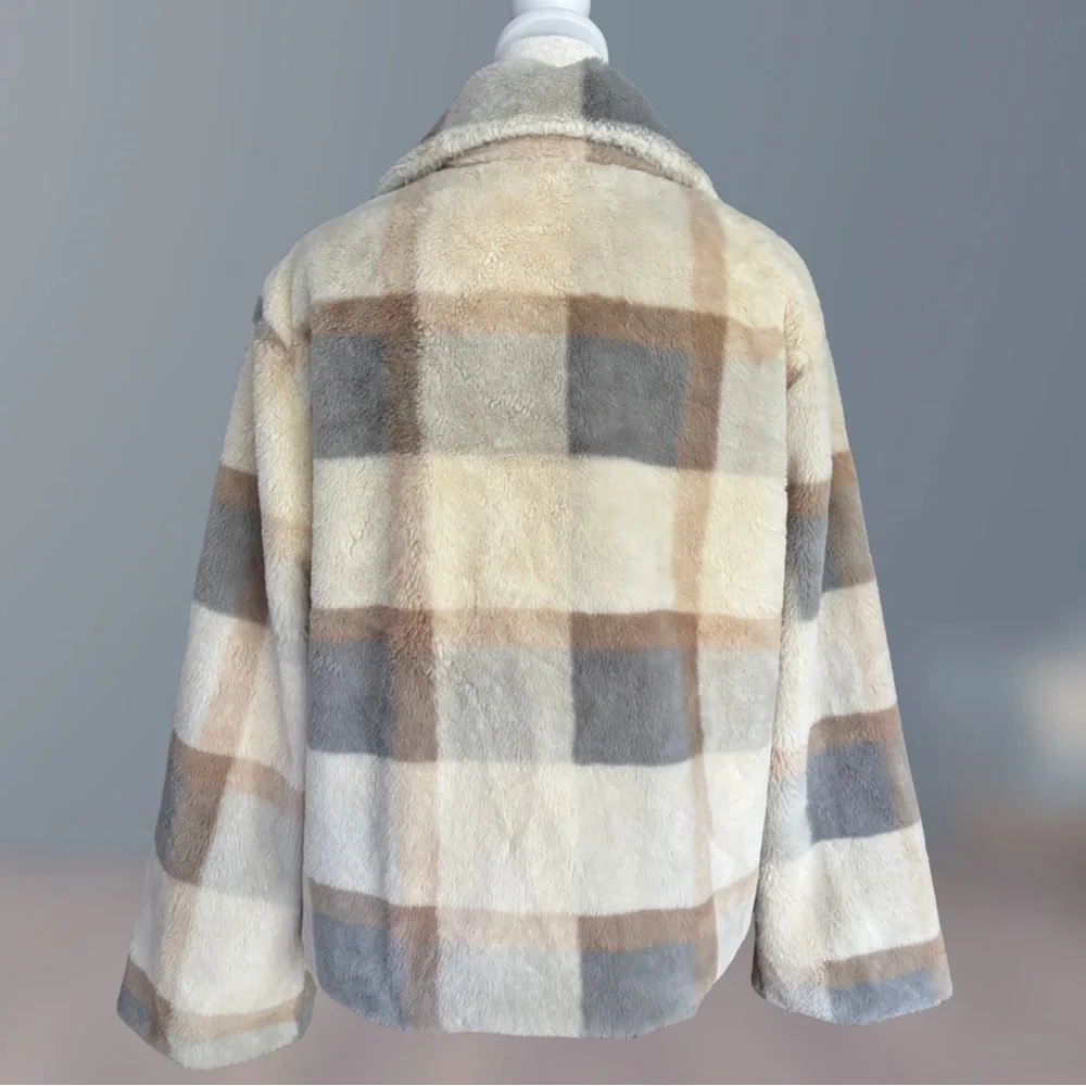 ACOA Winter's Tale Pocketed Plaid Faux Fur Jacket - Picture 10 of 13